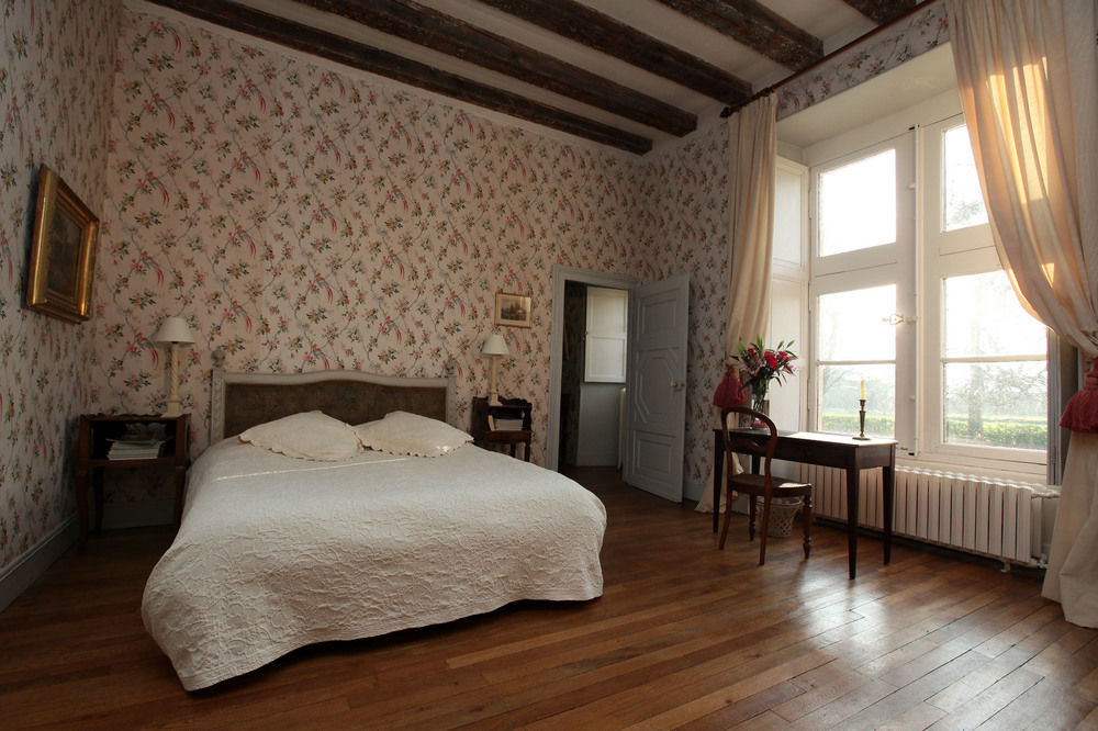 Chateau De Cheronne Bed and Breakfast Tuffé Exteriör bild