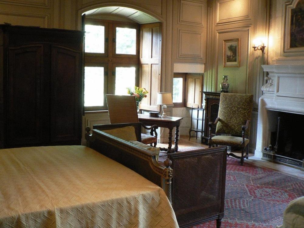 Chateau De Cheronne Bed and Breakfast Tuffé Exteriör bild